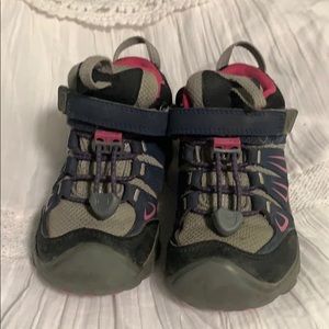 Keen kids hiking boots